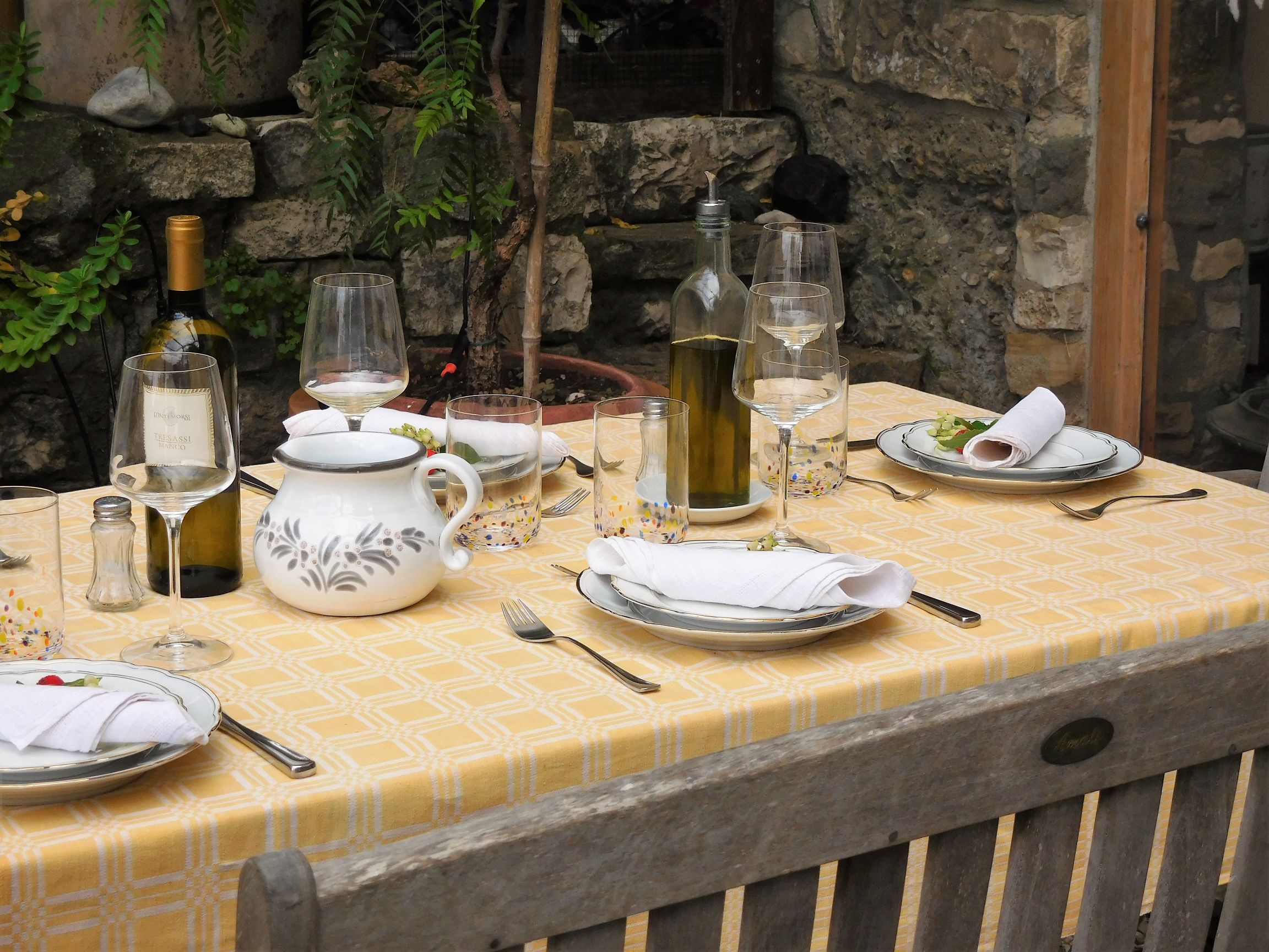 Outdoor Italian cooking class in the countryside of Florence